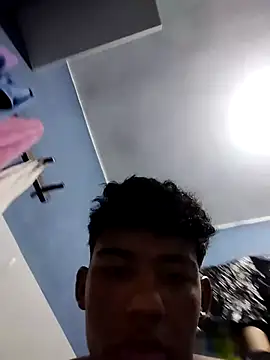 Snapshot of Lale-Adrian chatting on December 2025 09:57:01 PM Lale-Adrian online show from December 2025 09:57:01 PM