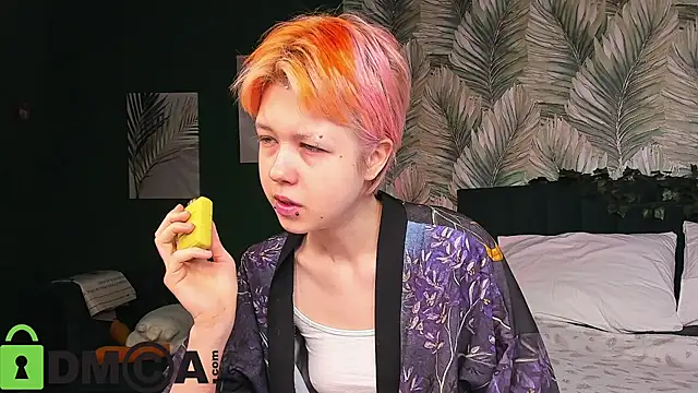 Snapshot of CarolineRichter chatting on December 2025 01:54:01 AM CarolineRichter online show from December 2025 01:54:01 AM