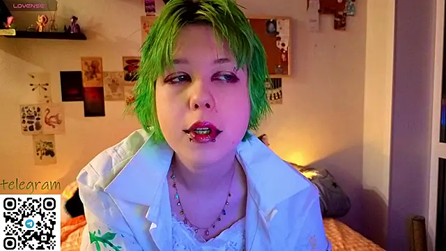 Snapshot of CarolineRichter chatting on February 2026 11:14:01 PM CarolineRichter online show from February 2026 11:14:01 PM