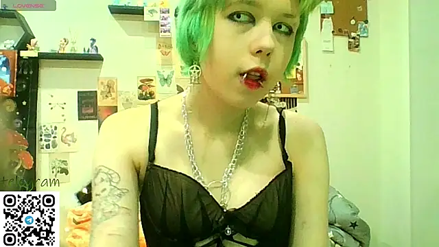 Snapshot of CarolineRichter chatting on February 2026 01:42:02 AM CarolineRichter online show from February 2026 01:42:02 AM