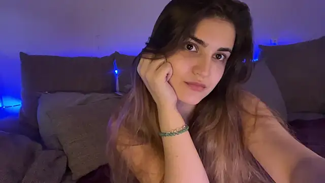 Vivalenti Kiss online show from December 2025 12:47:02 PM