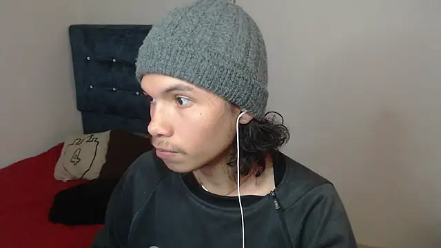 Snapshot of Xoxo_Smiles chatting on November 2025 05:56:02 PM Xoxo Smiles online show from November 2025 05:56:02 PM