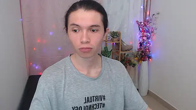 Snapshot of Xoxo_Smiles chatting on February 2026 10:25:02 PM Xoxo Smiles online show from February 2026 10:25:02 PM