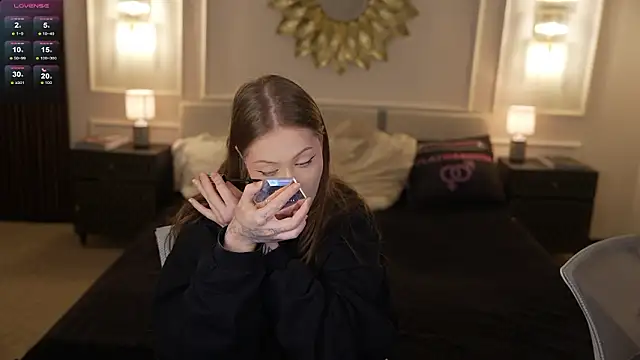 Esmie Smile online show from February 2026 07:29:01 PM