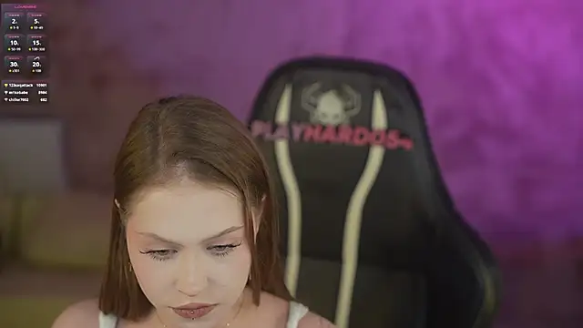 Esmie Smile online show from March 2026 03:33:01 AM