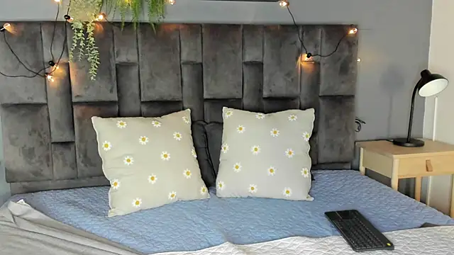 RiriiBrunette   online show from September 2025 07:38:01 PM