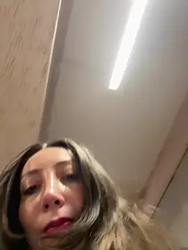 HellaryTourent online show from February 2026 06:25:02 PM