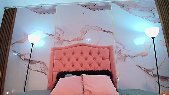 AlyaThompson online show from December 2025 04:19:02 AM