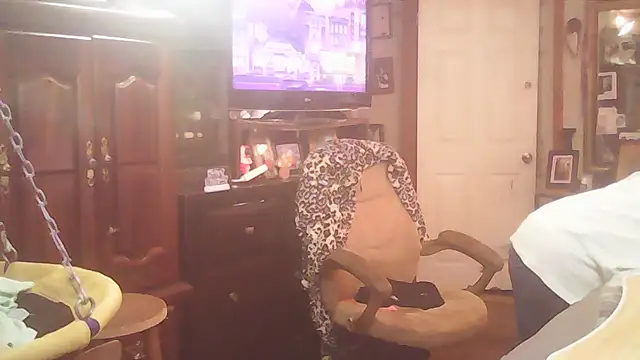 Snapshot of BonnienClyde5421 chatting on February 2026 08:52:01 PM BonnienClyde5421 online show from February 2026 08:52:01 PM