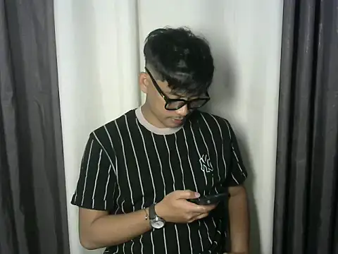 julz always horny online show from February 2026 12:22:02 PM