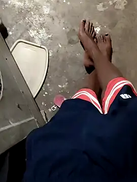 RAYI Queen 4 online show from December 2025 01:53:01 PM