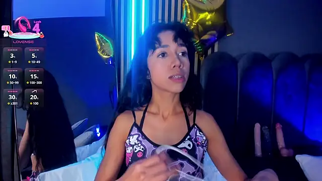 Snapshot of Gina_77 chatting on October 2025 12:35:02 PM Gina 77 online show from October 2025 12:35:02 PM