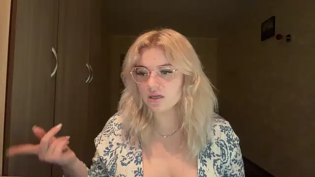 sunshinyflash online show from November 2025 05:13:02 PM