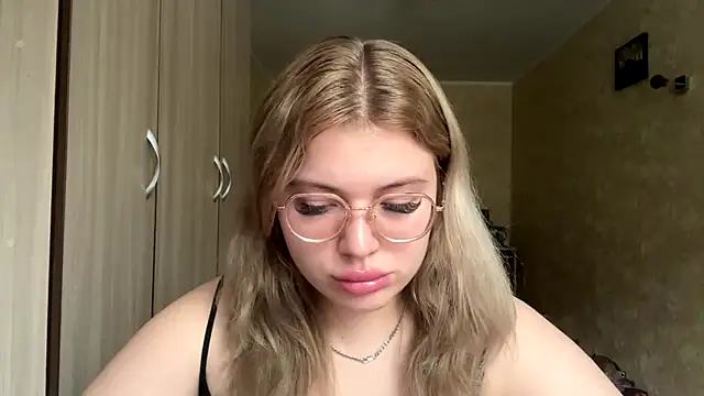 sunshinyflash online show from February 2026 11:53:01 AM