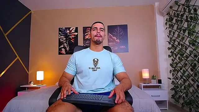 Snapshot of ChristopherBlack_ chatting on October 2025 01:01:01 PM ChristopherBlack online show from October 2025 01:01:01 PM