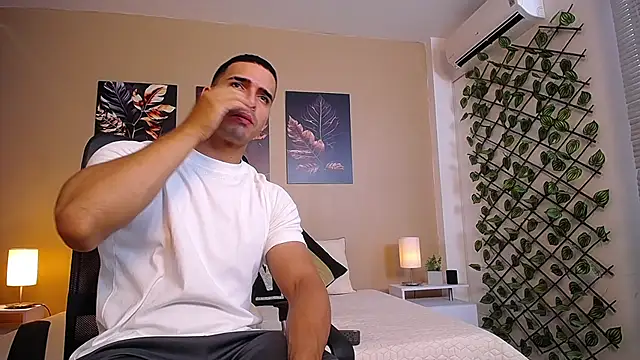 Snapshot of ChristopherBlack_ chatting on November 2025 01:11:01 PM ChristopherBlack online show from November 2025 01:11:01 PM