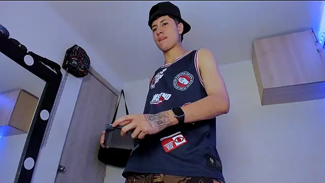 Snapshot of Mateo_Escobar chatting on September 2025 04:51:02 PM Mateo Escobar online show from September 2025 04:51:02 PM