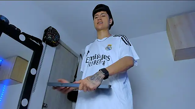 Snapshot of Mateo_Escobar chatting on September 2025 04:56:01 AM Mateo Escobar online show from September 2025 04:56:01 AM