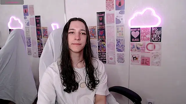 SilverMuse online show from April 2026 05:55:01 PM