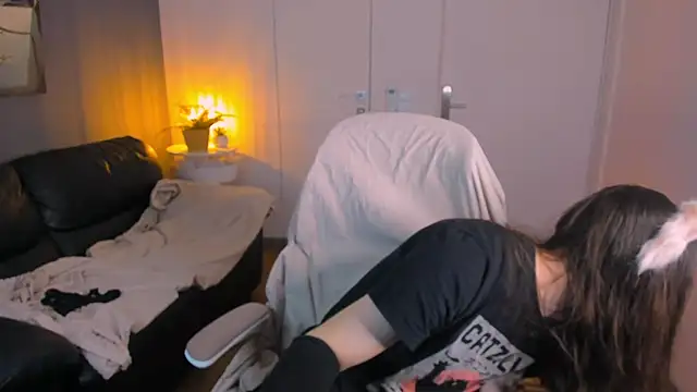 SilverMuse online show from April 2026 01:16:02 AM