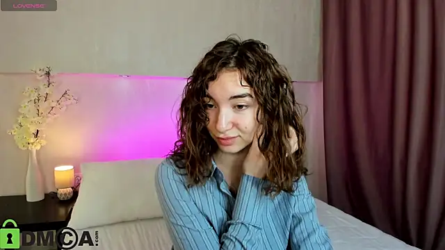 Snapshot of Adelina_Bliss chatting on November 2025 09:20:01 AM Adelina Bliss online show from November 2025 09:20:01 AM