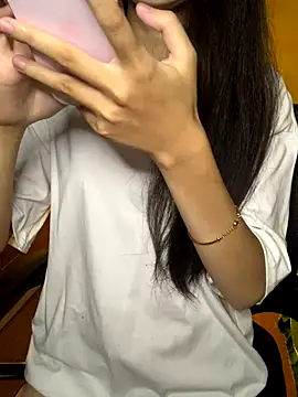 Nhinhi18 online show from October 2025 02:58:02 PM