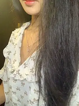 Nhinhi18 online show from April 2026 03:23:01 PM