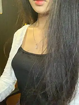 Nhinhi18 online show from April 2026 02:43:01 PM