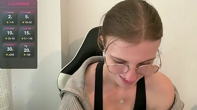 BustyKellyXXX online show from November 2025 11:00:02 AM