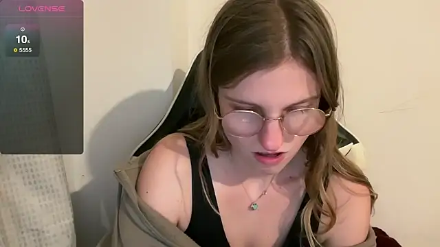 BustyKellyXXX online show from December 2025 08:50:02 PM