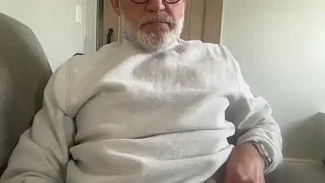 Snapshot of braselton06 chatting on December 2025 03:17:02 PM braselton06 online show from December 2025 03:17:02 PM