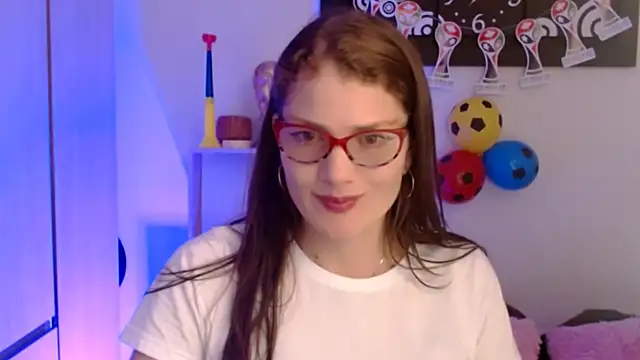 Snapshot of Camila-ventura chatting on June 2026 01:17:02 PM Camila-ventura online show from June 2026 01:17:02 PM