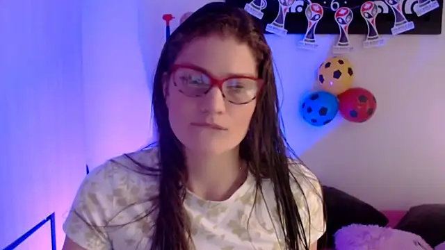 Snapshot of Camila-ventura chatting on June 2026 12:05:02 PM Camila-ventura online show from June 2026 12:05:02 PM
