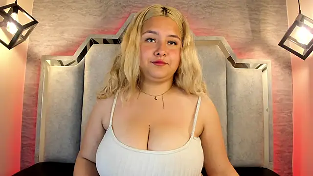 Zafiro claire online show from March 2026 06:33:01 PM