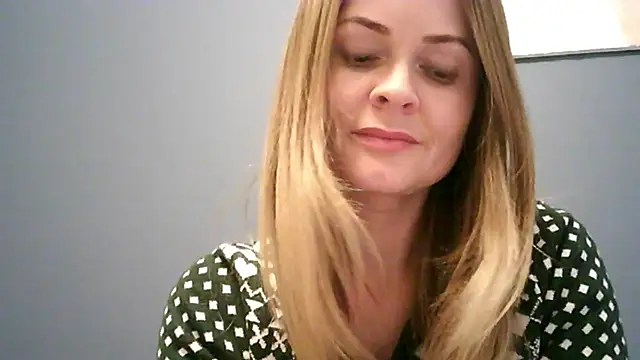 Snapshot of Ginger-bb chatting on December 2025 01:17:04 PM Ginger-bb online show from December 2025 01:17:04 PM