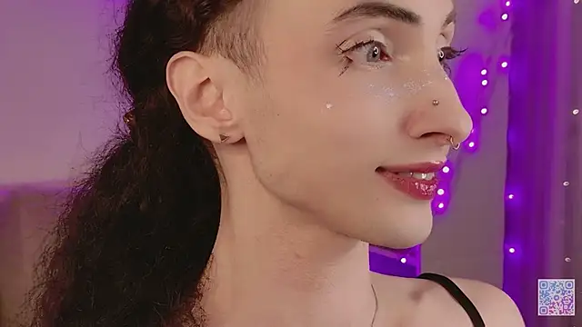 Queen of tease online show from April 2026 04:00:01 PM