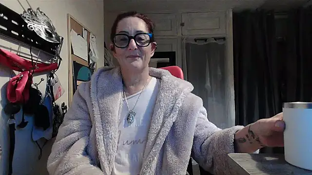 Mistress-Ivy51 online show from November 2025 06:58:01 AM