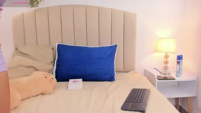 Rachel Donnelly online show from November 2025 04:34:01 AM