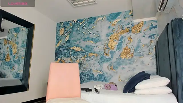 lesly cutee online show from April 2026 12:39:02 PM