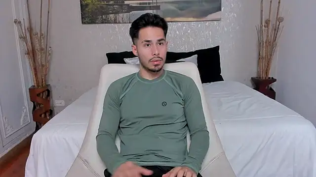 Snapshot of loghan_fox chatting on September 2025 08:31:01 PM loghan fox online show from September 2025 08:31:01 PM