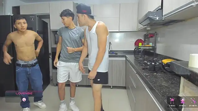 Snapshot of Crazymen_hot chatting on September 2025 11:19:01 PM Crazymen hot online show from September 2025 11:19:01 PM