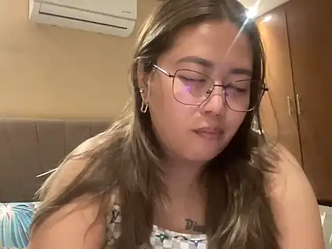 Snapshot of Bunny_asian10 chatting on February 2026 01:53:02 PM Bunny asian10 online show from February 2026 01:53:02 PM