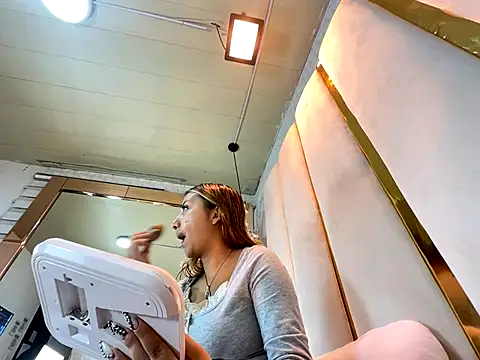 CamilleMilano online show from November 2025 05:10:01 AM