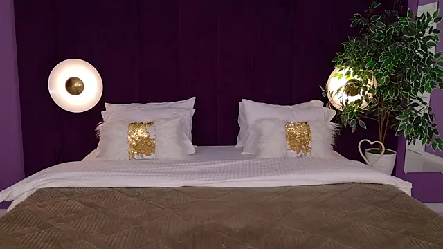 NoraHaynes online show from November 2025 03:12:01 AM