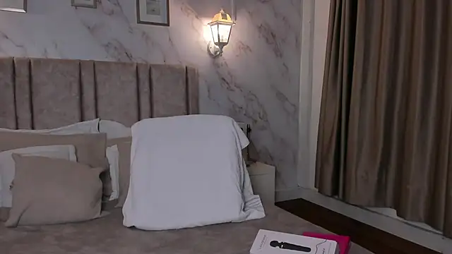 Snapshot of Paula_And chatting on June 2026 11:05:01 AM Paula And online show from June 2026 11:05:01 AM