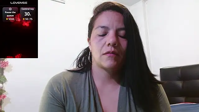 Snapshot of Megan_Milf__ chatting on March 2026 12:33:02 PM Megan Milf online show from March 2026 12:33:02 PM