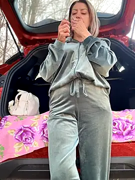 Milena-MilfaXXX online show from October 2025 04:09:02 AM