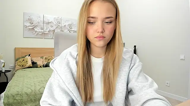 Snapshot of flooora_0 chatting on December 2025 02:31:02 AM flooora 0 online show from December 2025 02:31:02 AM