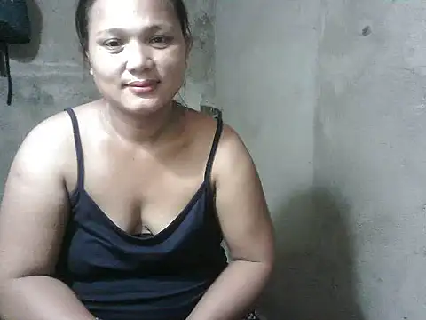Snapshot of lady_helen00 chatting on May 2026 01:13:01 AM lady helen00 online show from May 2026 01:13:01 AM