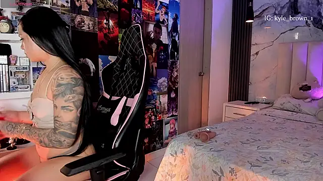 soy kylebrown online show from November 2025 04:20:01 PM